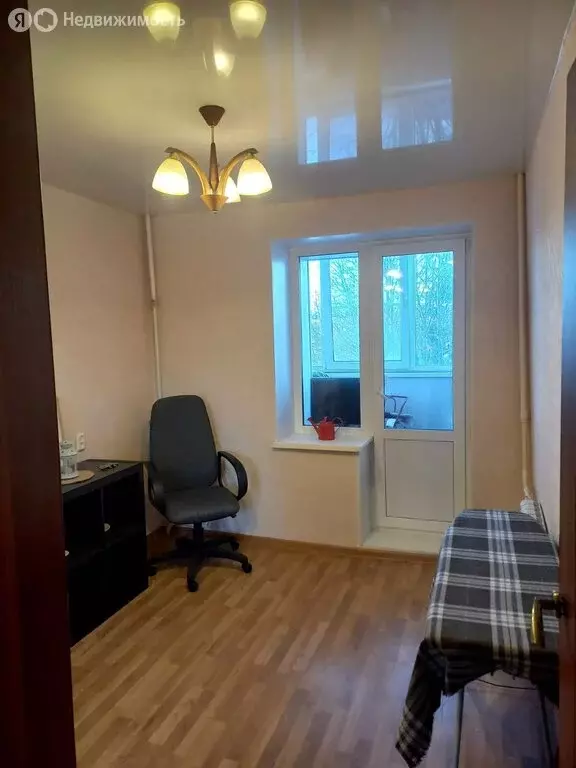 3-комнатная квартира: Сосновый Бор, микрорайон 10Б (60.5 м) - Фото 1