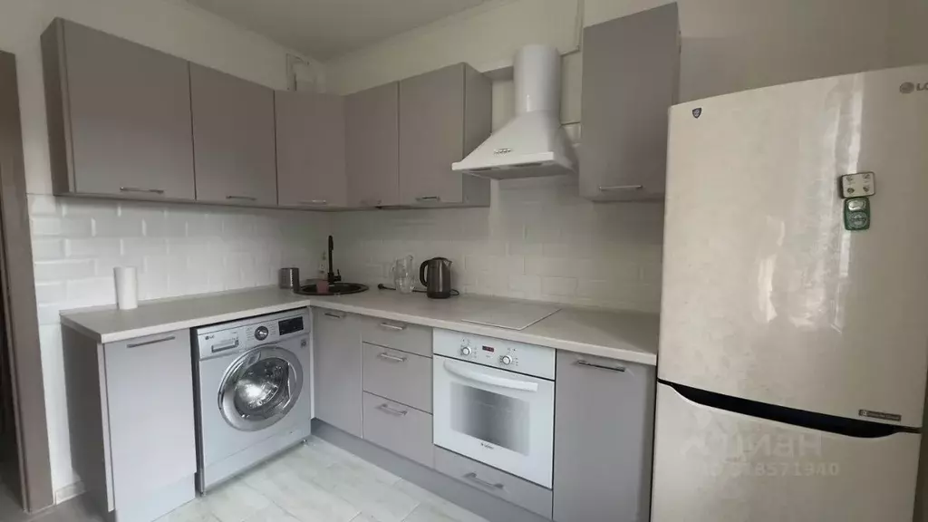 2-к кв. Санкт-Петербург ул. Сикейроса, 7к2 (58.8 м) - Фото 1