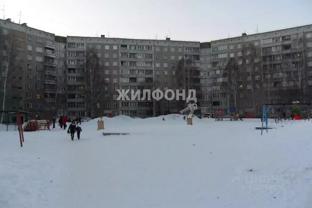 3-к кв. Новосибирская область, Новосибирск ул. Толбухина, 25 (60.6 м) - Фото 0