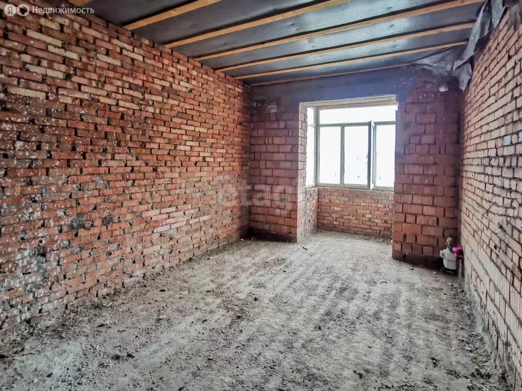 2-комнатная квартира: село Урвань, Октябрьская улица, 72 (65.5 м) - Фото 0