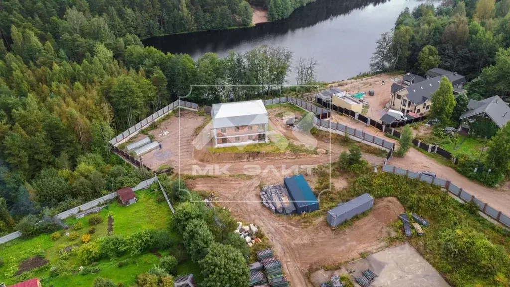 Дом в Ленинградская область, Выборгский район, пос. Поляны ул. ... - Фото 1