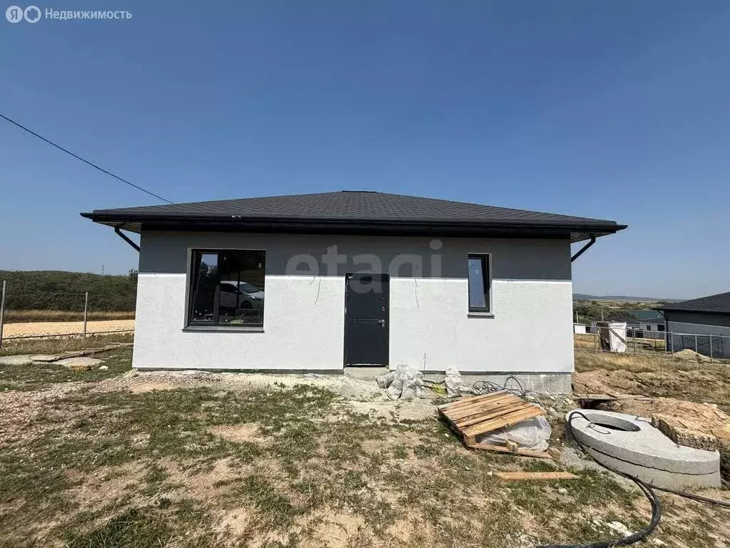 Дом в Доброе, улица Салгыр-бою (100 м) - Фото 1