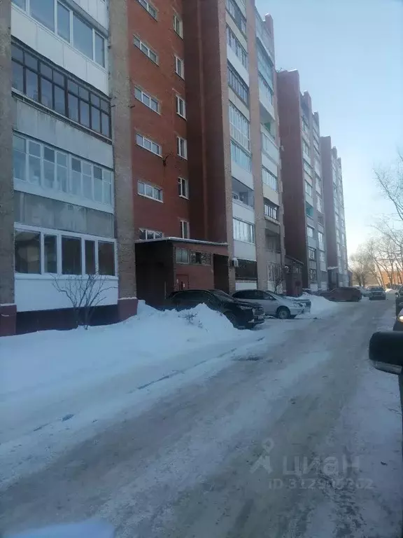 3-к кв. Омская область, Омск ул. 2-я Железнодорожная, 3 (63.1 м) - Фото 0