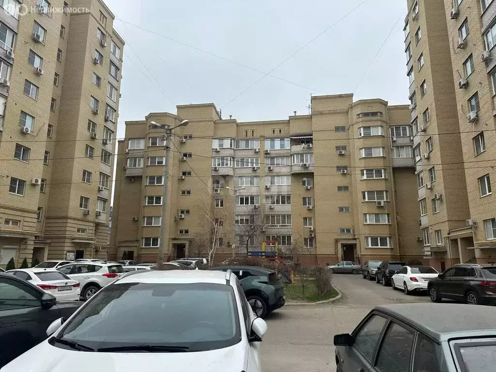 2-комнатная квартира: Астрахань, улица Менжинского, 4к1 (79.8 м) - Фото 1