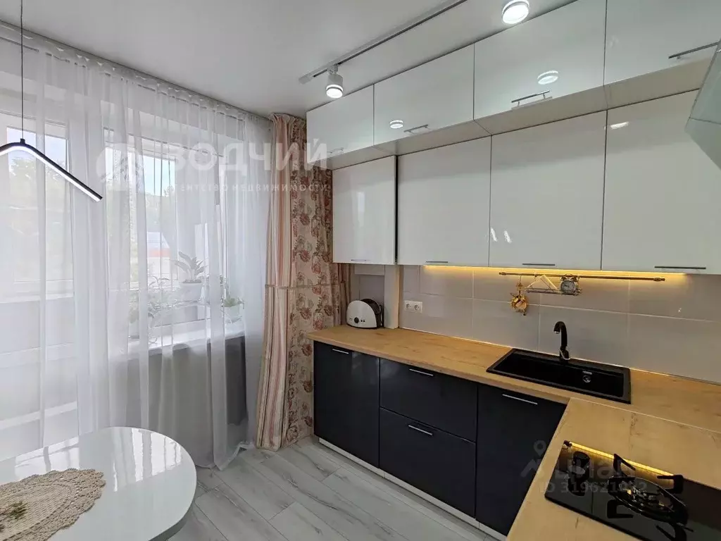 2-к кв. Чувашия, Канаш ул. Машиностроителей, 4 (53.1 м) - Фото 0