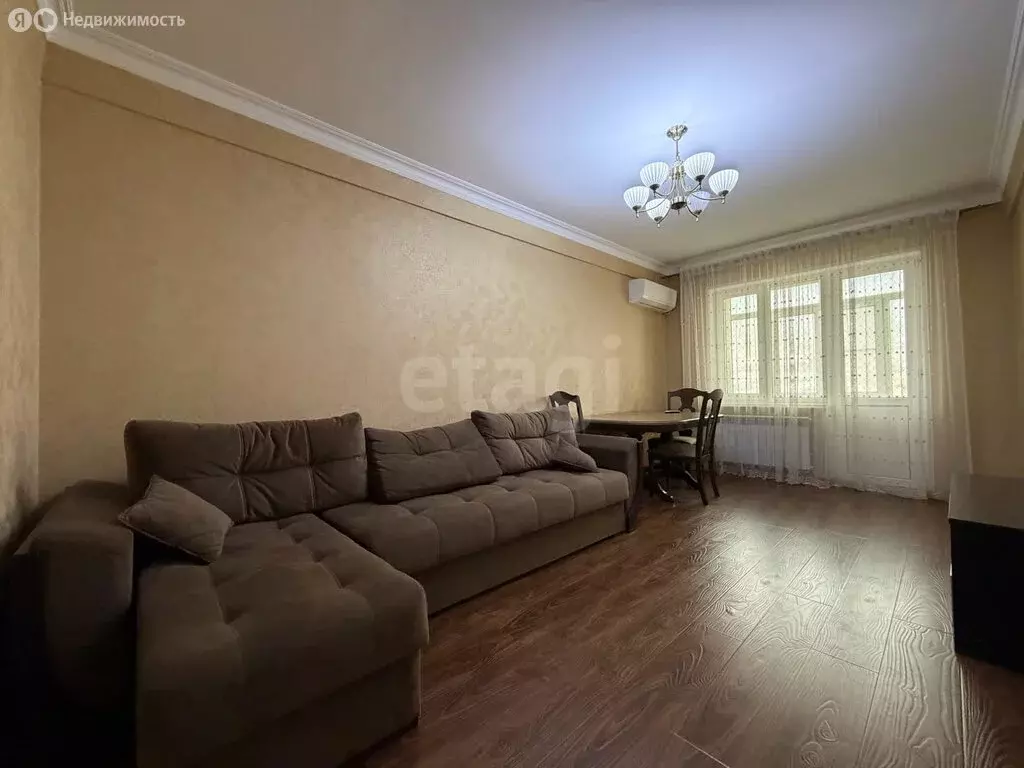 4-комнатная квартира: Махачкала, проспект Амет-хана Султана, 16к4 (90 ... - Фото 2