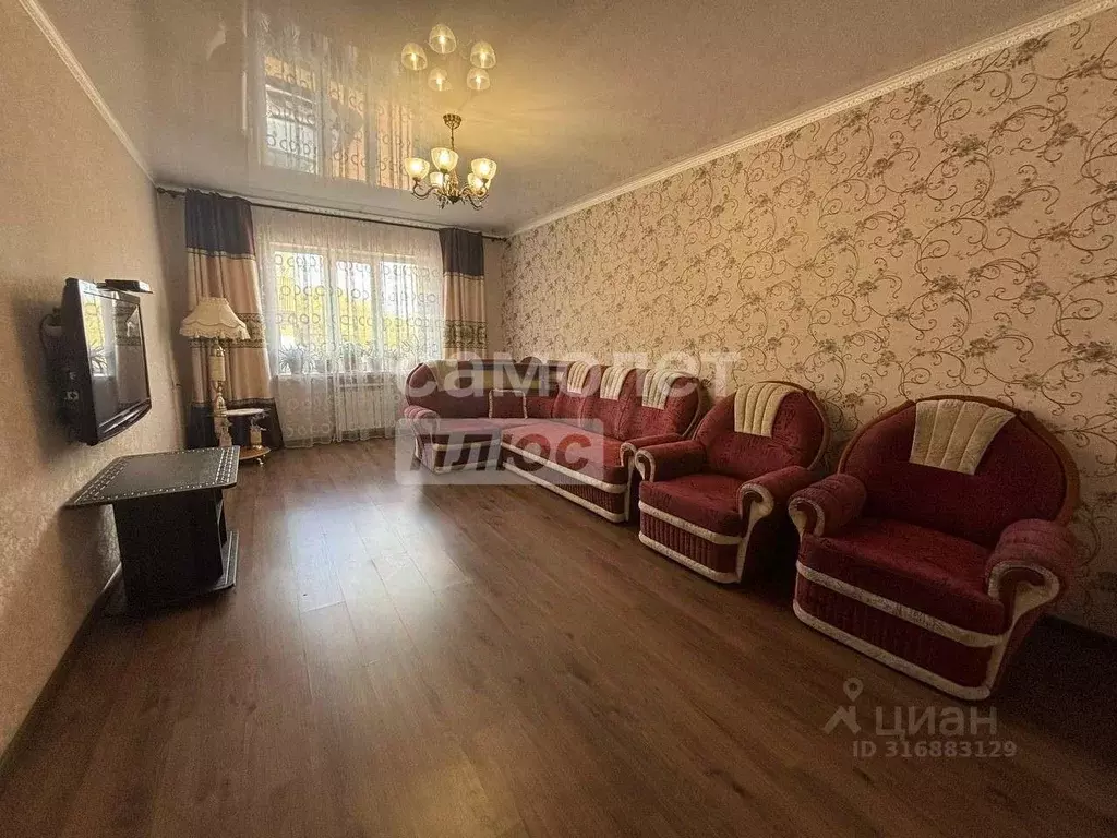 Дом в Оренбургская область, Октябрьский район, с. Ильинка Центральная ... - Фото 1