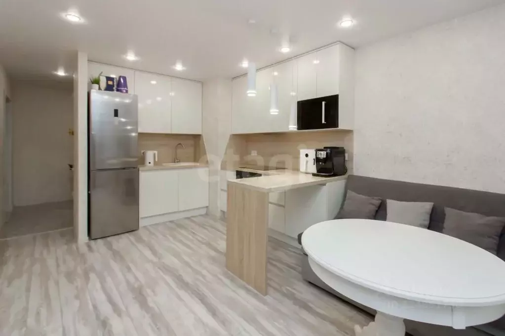 2-к кв. Тюменская область, Тюмень ул. Николая Никитина, 2к1 (67.2 м) - Фото 1