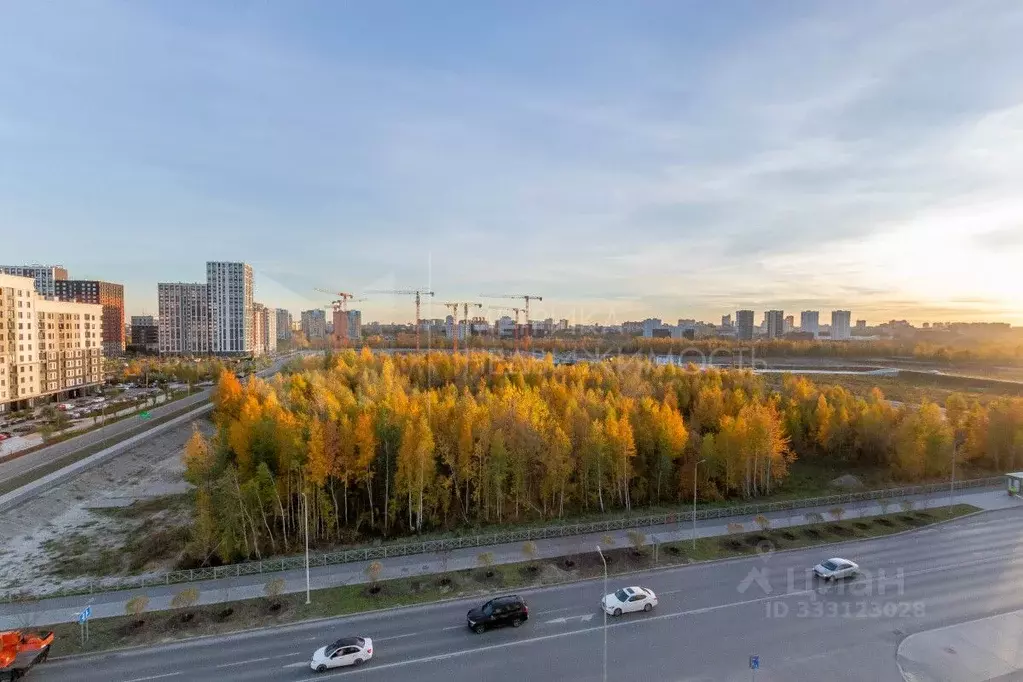 3-к кв. Тюменская область, Тюмень ул. Тимофея Кармацкого, 3 (80.0 м) - Фото 1