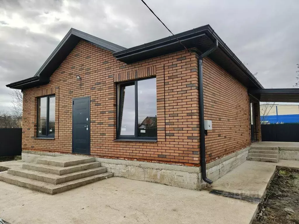 Дом в Краснодарский край, Динской район, Новотитаровская ст-ца ул. ... - Фото 1