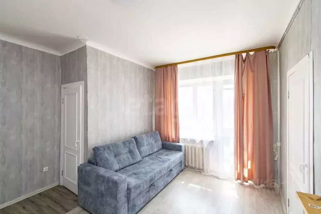 2-к кв. Тюменская область, Тюмень ул. Мельникайте, 96 (41.7 м) - Фото 0