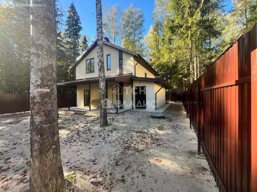 Дом в посёлок городского типа Загорянский, улица Нахимова, 23 (145 м) - Фото 1