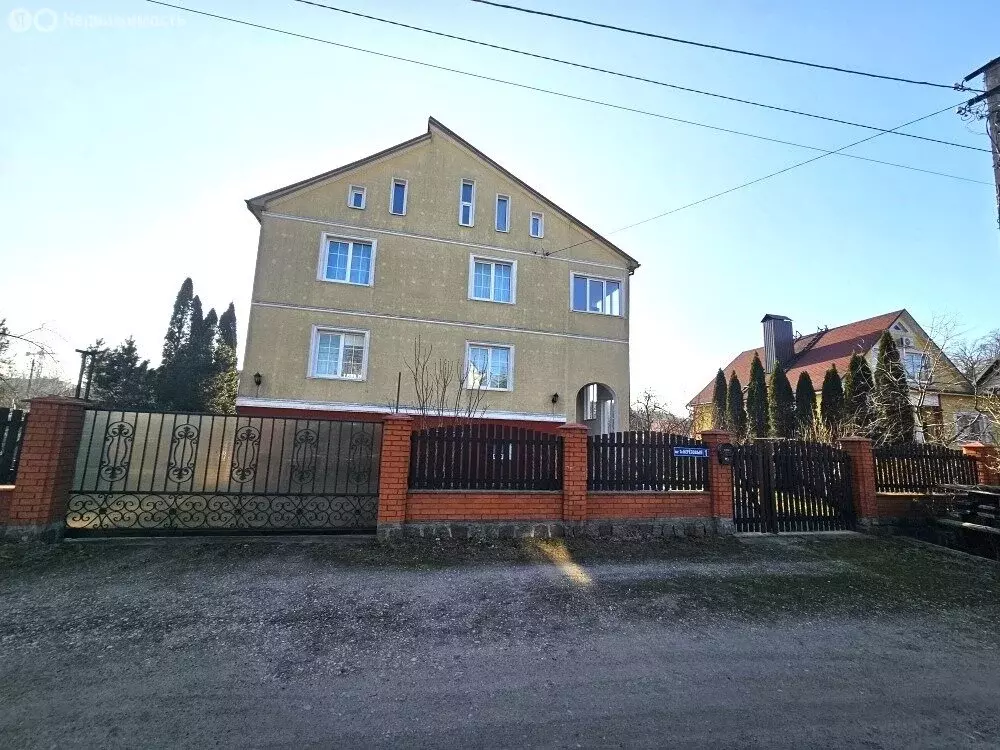 Дом в посёлок Прибрежное, 1-й Берёзовый переулок, 1 (311 м) - Фото 1