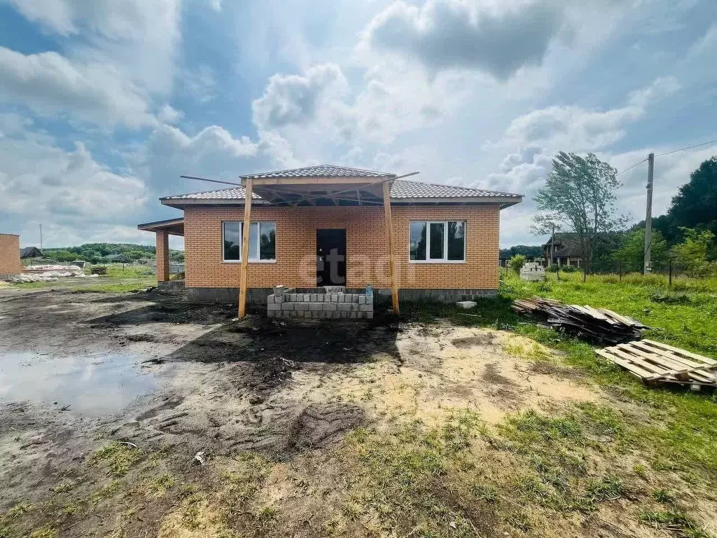 Дом в Белгородская область, Старооскольский городской округ, с. ... - Фото 0