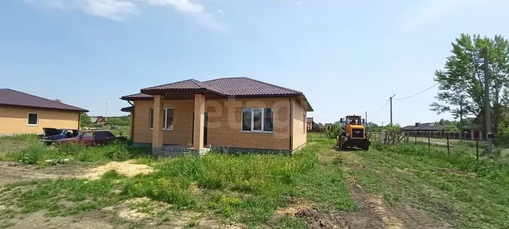 Дом в Белгородская область, Старооскольский городской округ, с. ... - Фото 1