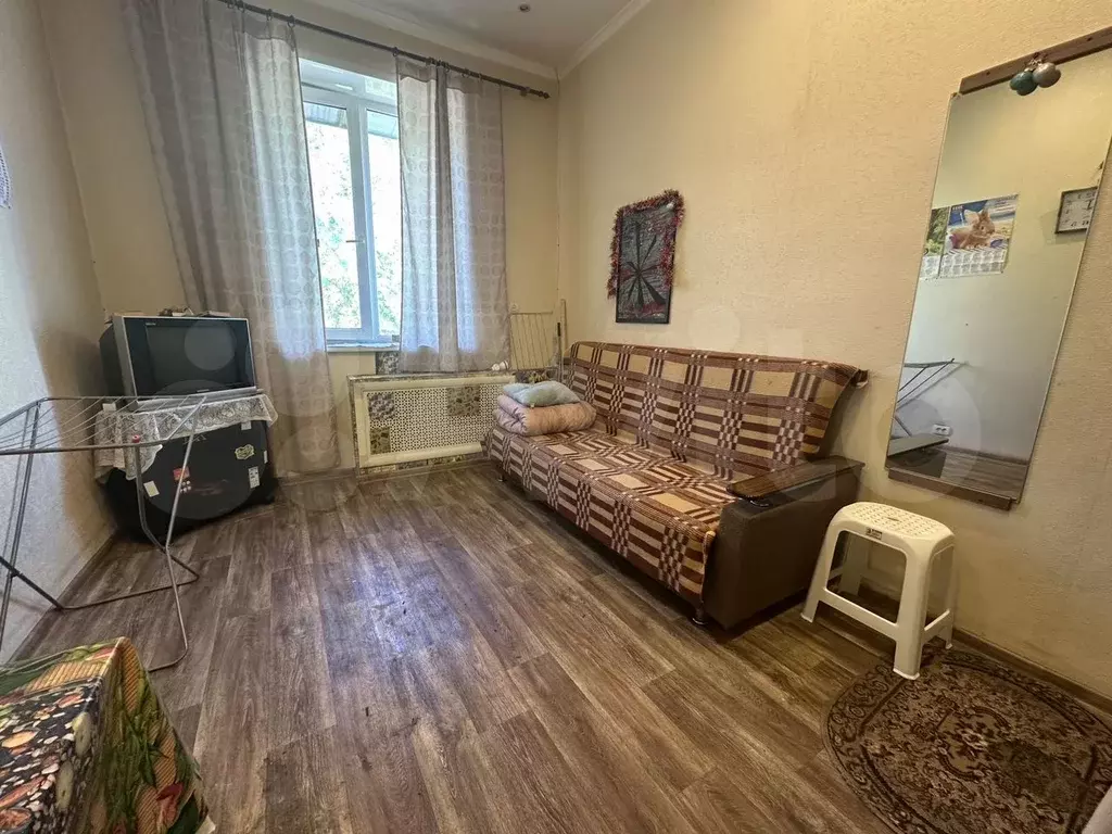 Комната 18 м в 9-к., 3/4 эт. - Фото 1
