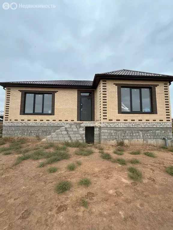 Дом в Наримановский район, посёлок Мирный, Студенческая улица (122 м) - Фото 1