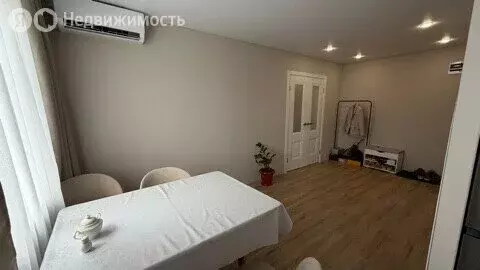 3-комнатная квартира: Астрахань, улица Яблочкова, 2Б (55.6 м) - Фото 2