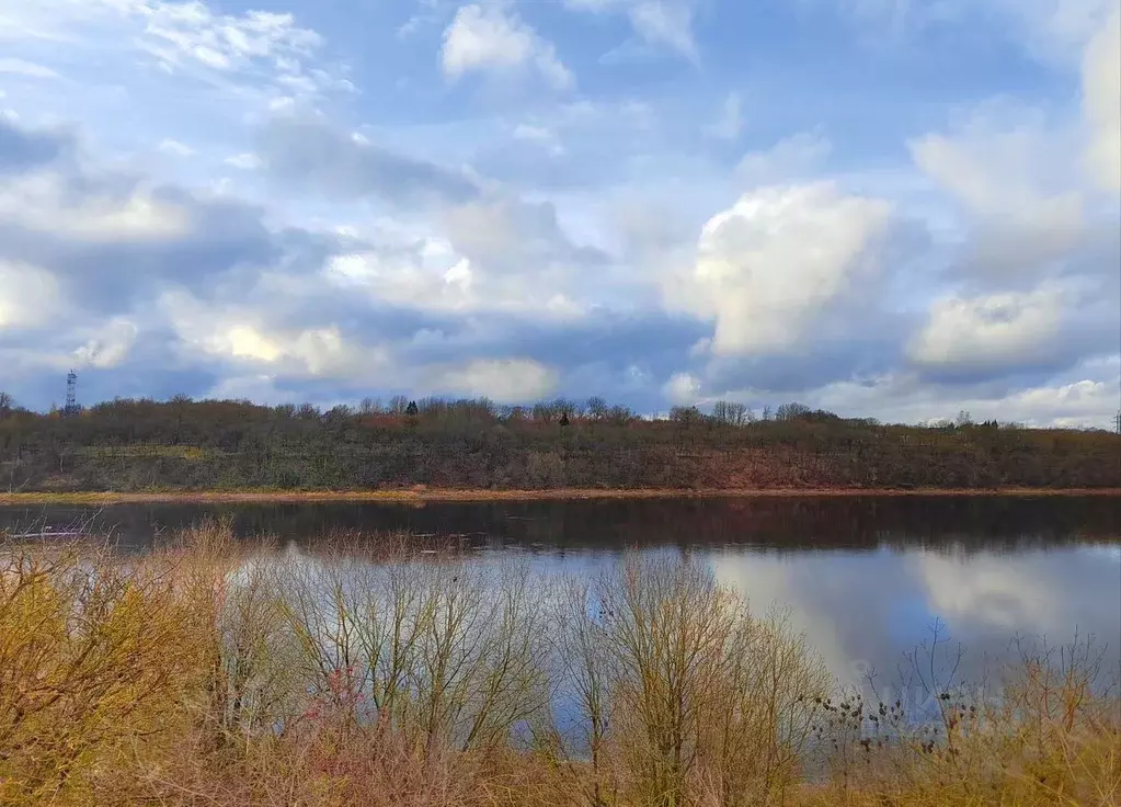 Участок в Ленинградская область, Волхов ул. Степана Разина, 53 (17.0 ... - Фото 2