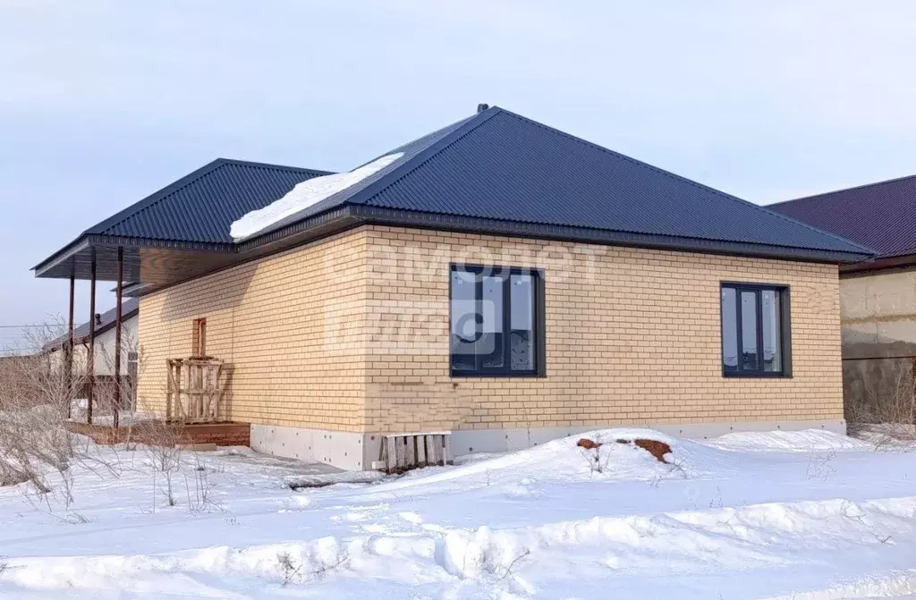 Дом в Оренбургская область, Бузулук Гидрокомплекс р-н,  (120 м) - Фото 1