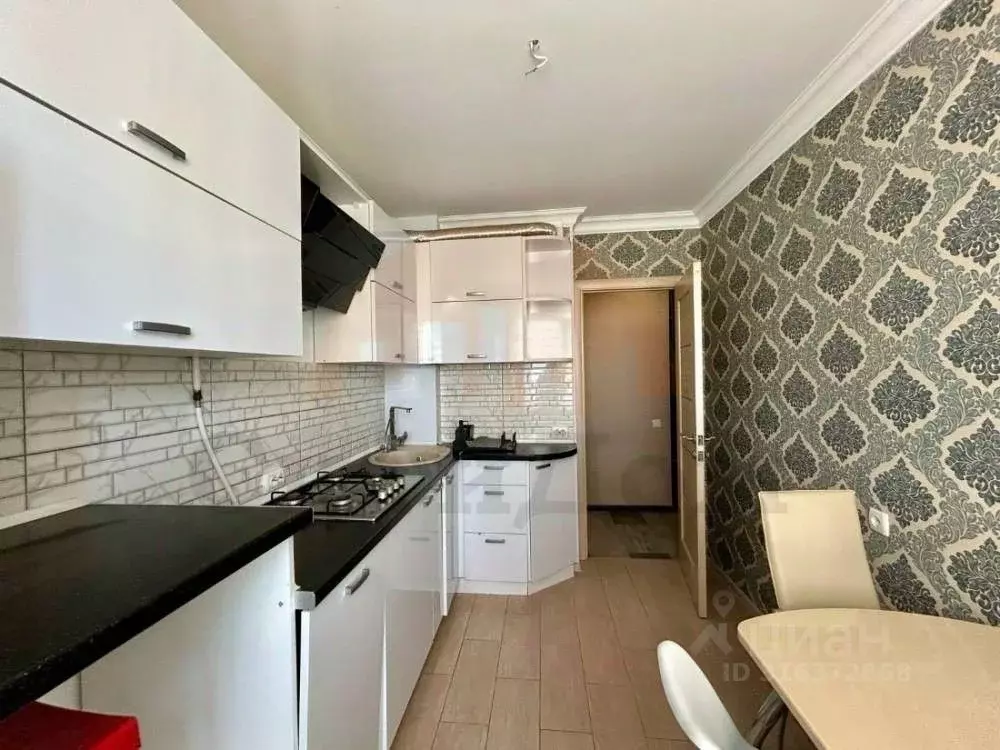 3-к кв. Крым, Саки ул. Набережная, 13 (65.6 м) - Фото 0