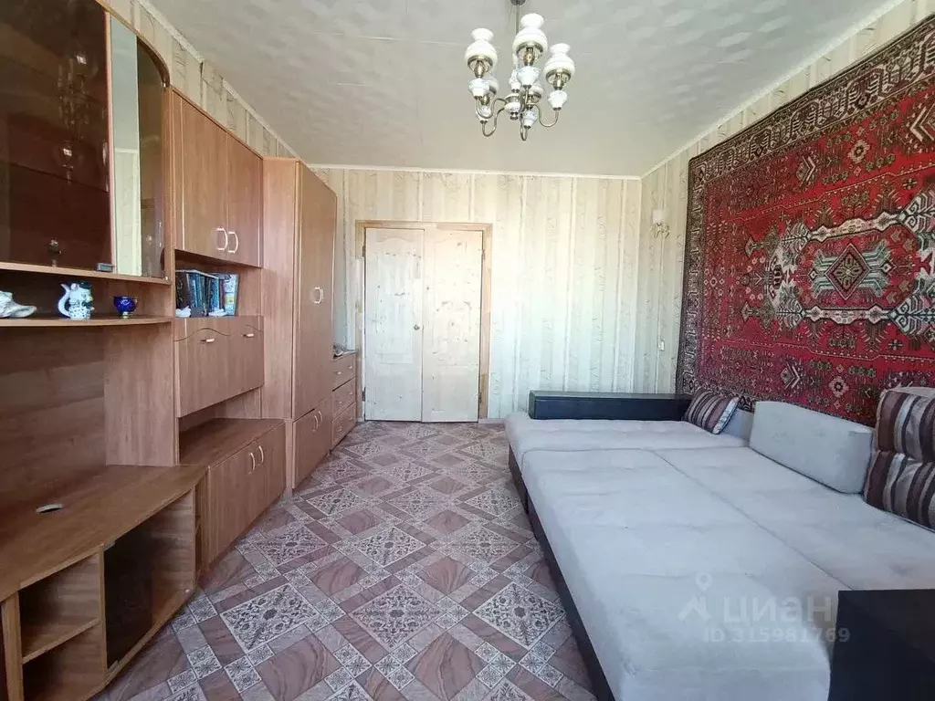 3-к кв. Смоленская область, Вязьма Полевая ул., 3К2 (63.8 м) - Фото 0