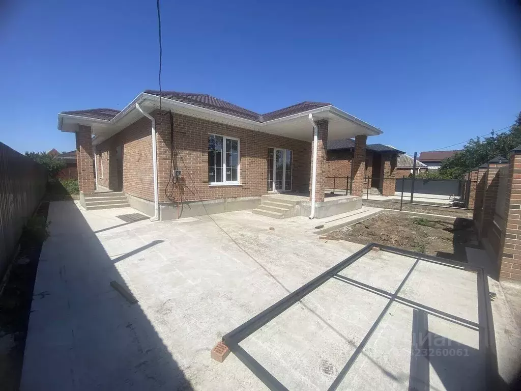 Дом в Краснодарский край, Динской район, Новотитаровская ст-ца ... - Фото 0