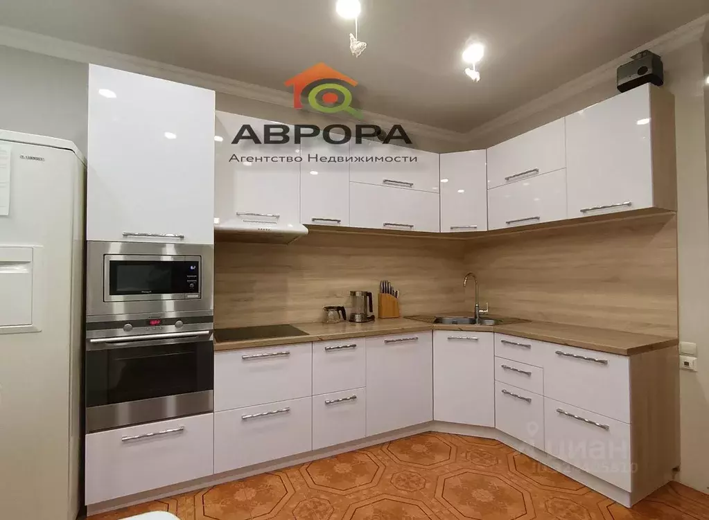 3-к кв. Ханты-Мансийский АО, Сургут проезд Первопроходцев, 13 (69.1 м) - Фото 2