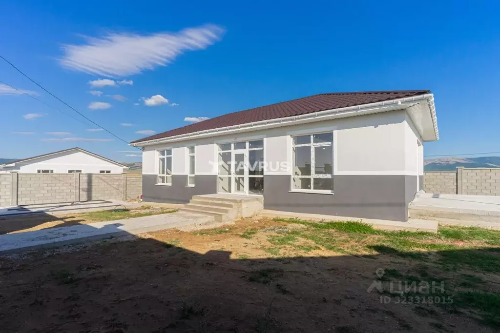 Дом в Крым, Симферопольский район, Добровское с/пос, с. Пионерское  ... - Фото 2