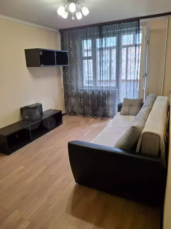 1-к. квартира, 38 м, 8/10 эт. - Фото 0