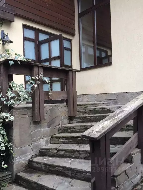 Дом в Краснодарский край, Сочи Красная Поляна пгт, ул. Дворцовая, 6 ... - Фото 1