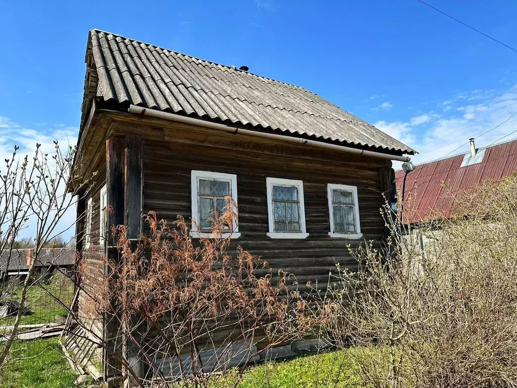 Дом в Ленинградская область, Тихвинский район, Мелегежское с/пос, д. ... - Фото 1