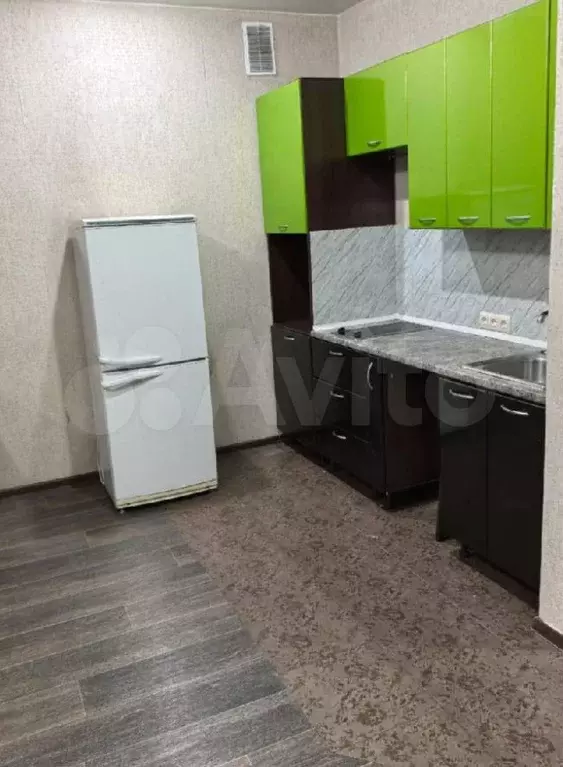 Квартира-студия, 42 м, 3/3 эт. - Фото 1
