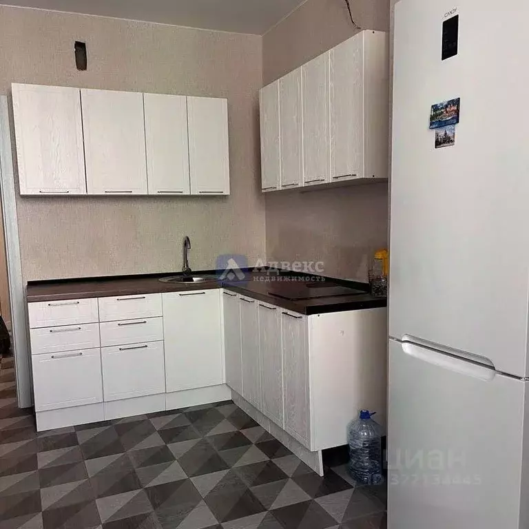 2-к кв. Тюменская область, Тюмень ул. Ветеранов Труда, 9Ак2 (63.3 м) - Фото 1