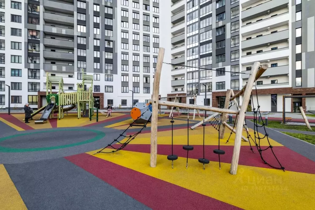 2-к кв. Свердловская область, Екатеринбург ул. 8 Марта, 202/4 (82.0 м) - Фото 1