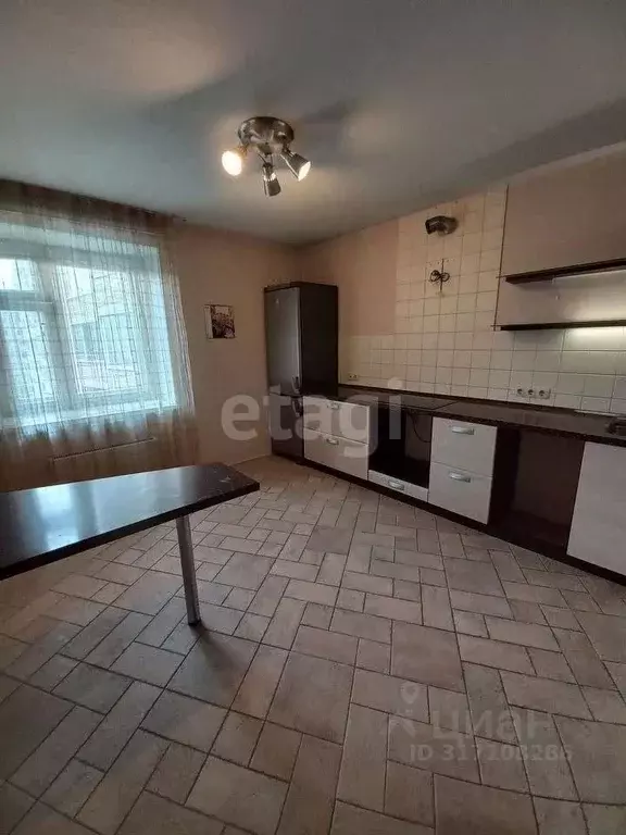3-к кв. Свердловская область, Екатеринбург ул. Репина, 78 (89.7 м) - Фото 0