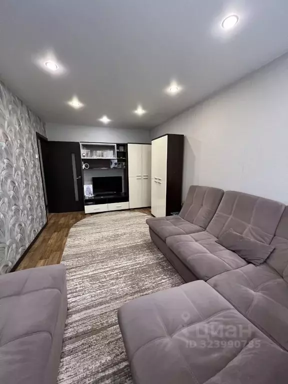 3-к кв. Курганская область, Курган Заозерный жилрайон, 2-й мкр, 24 ... - Фото 1