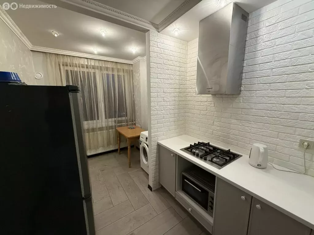 3-комнатная квартира: Калининград, Балашовская улица, 2 (82 м) - Фото 1