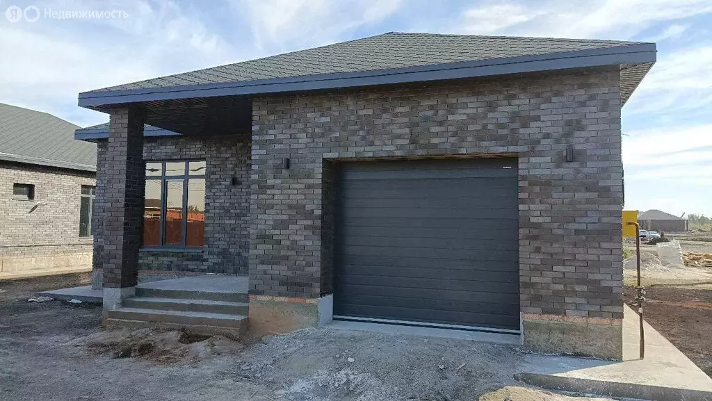 Дом в село Благословенка, Просторная улица (140 м) - Фото 1