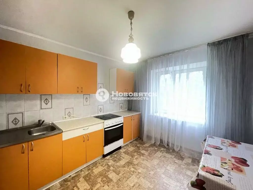 3-к кв. Кировская область, Киров ул. МОПРА, 1а (70.8 м) - Фото 1