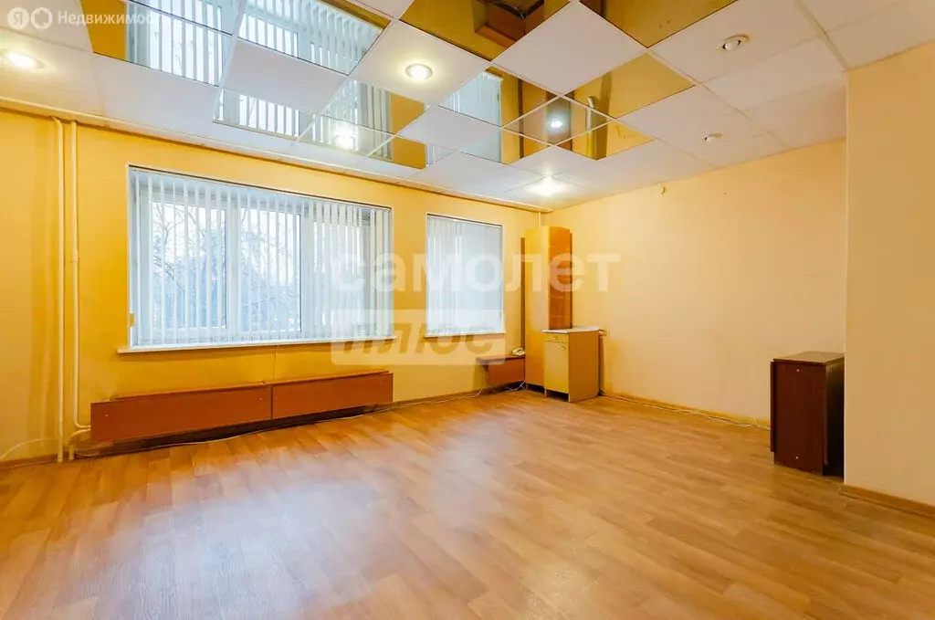 3-комнатная квартира: Челябинск, улица Курчатова, 8Б (59.9 м) - Фото 1