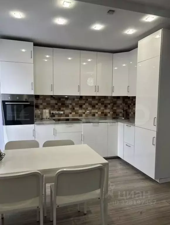 3-к кв. Санкт-Петербург Кременчугская ул., 11К1 (87.5 м) - Фото 1