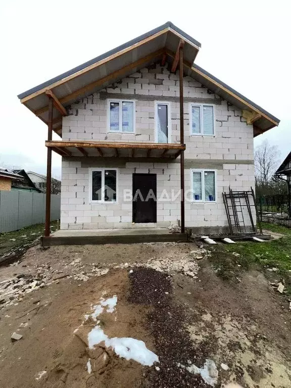 Дом в Кировский район, Отрадное (150 м) - Фото 1