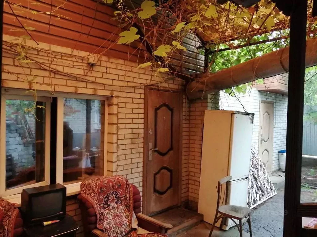 Дом в Ростовская область, Каменск-Шахтинский ул. Сафонова (65 м) - Фото 1
