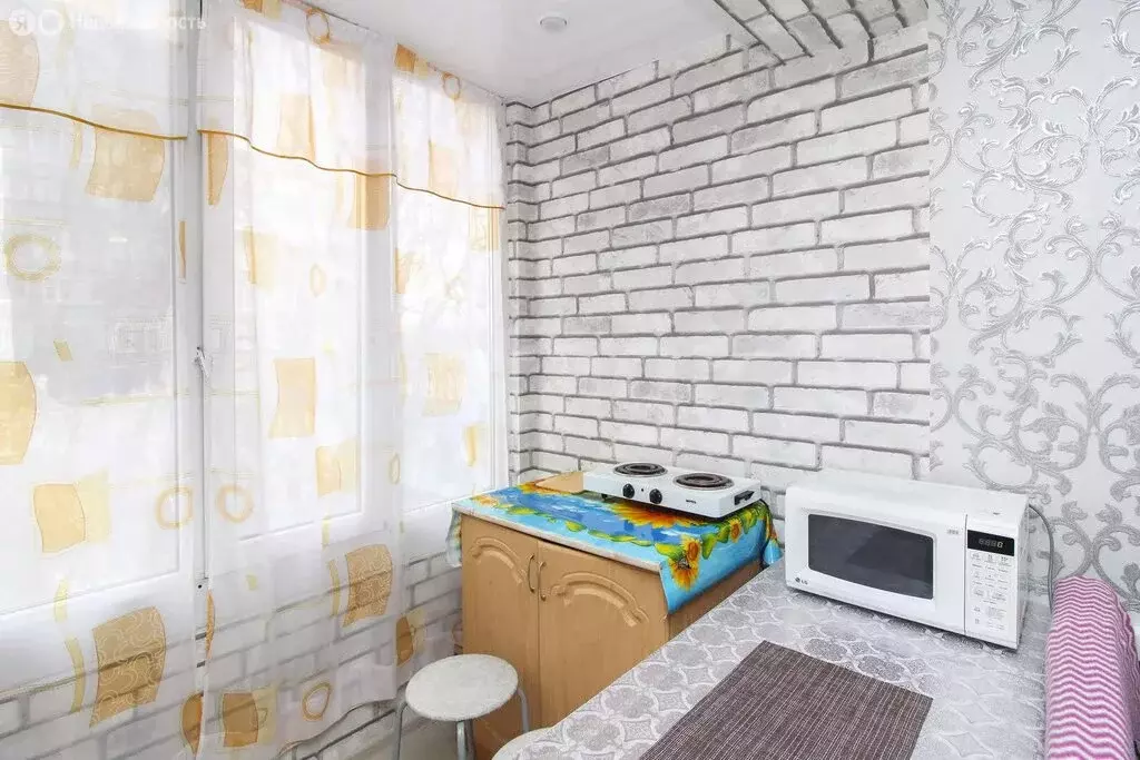 1-комнатная квартира: Тюмень, улица Республики, 241 (13 м) - Фото 2