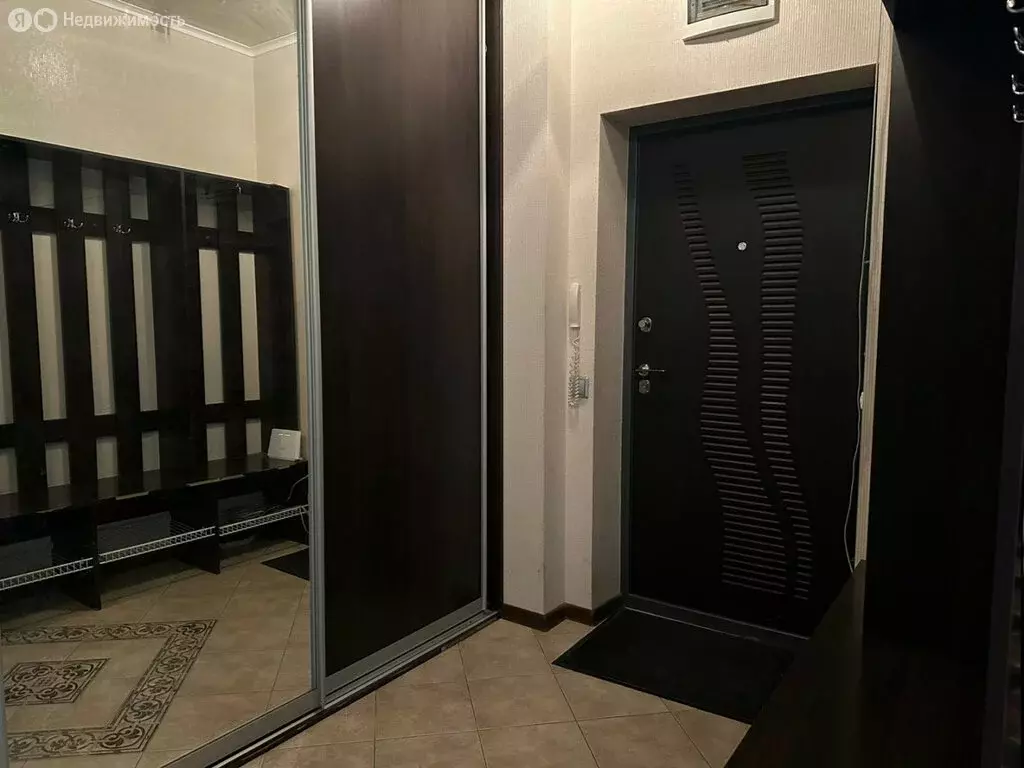 3-комнатная квартира: Казань, улица Фатыха Амирхана, 12Е (73.6 м) - Фото 1