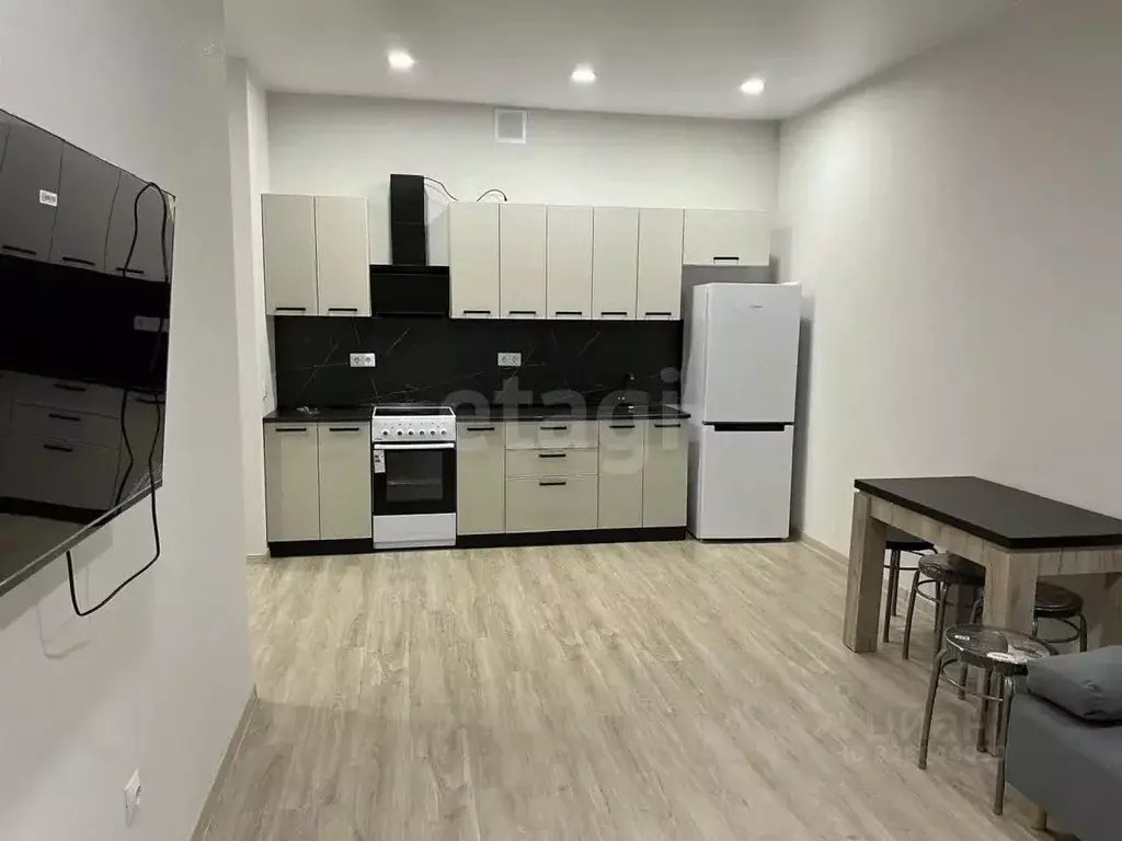 2-к кв. Тюменская область, Тюмень ул. Разведчика Кузнецова, 16 (61.0 ... - Фото 1