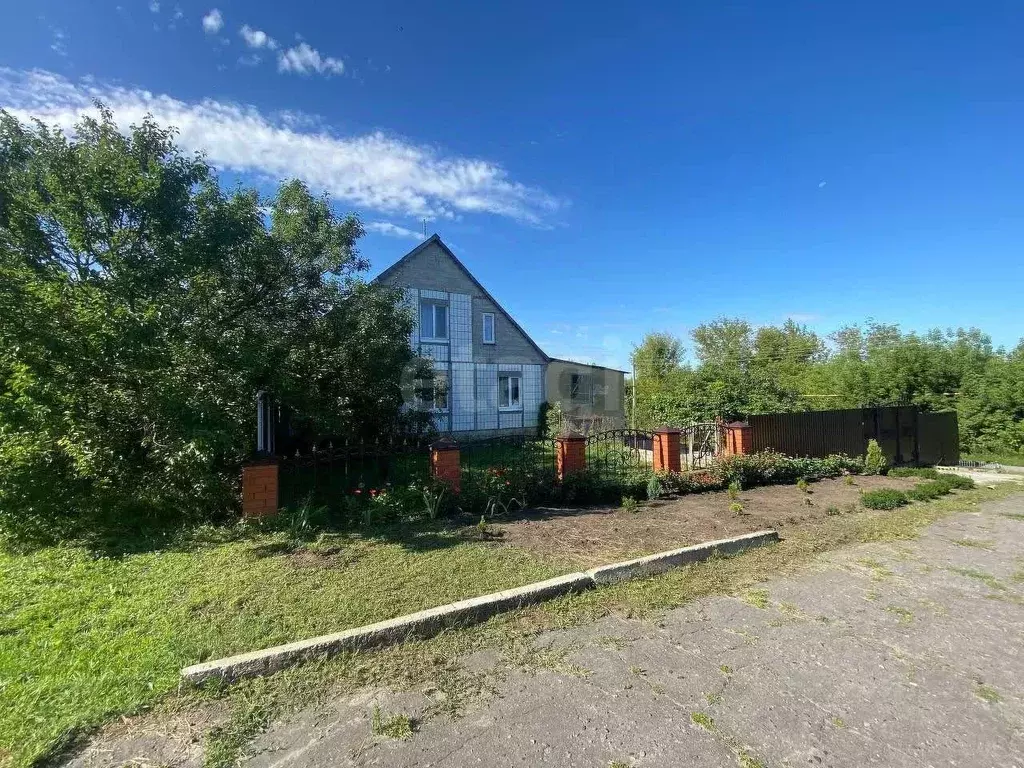 Дом в Белгородская область, Корочанский район, Афанасовское с/пос, с. ... - Фото 1