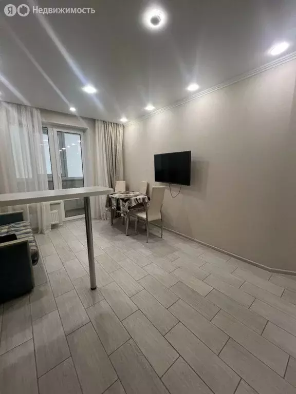 1-комнатная квартира: Саратов, Вольская улица, 2Д (60 м) - Фото 1
