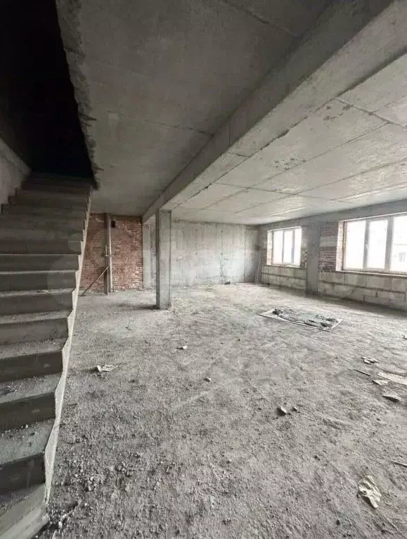 3-к кв. Северная Осетия, Владикавказ ул. Шамиля Джикаева, 2А (170.0 м) - Фото 1